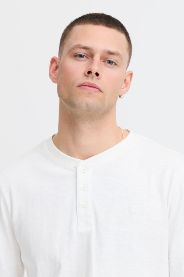 LONG SLEEVED T-SHIRT - HVIT