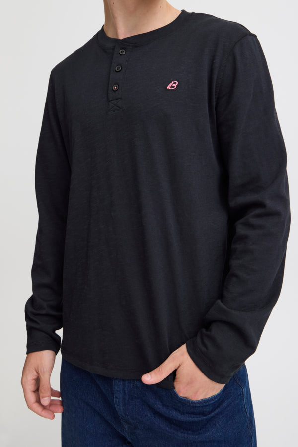 LONG SLEEVED T-SHIRT - SVART