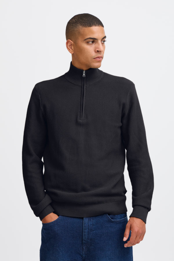 KNITTED ZIP-PULLOVER SVART