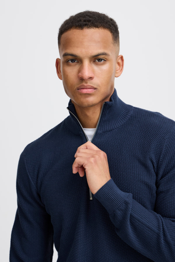 KNITTED ZIP-PULLOVER BLÅ