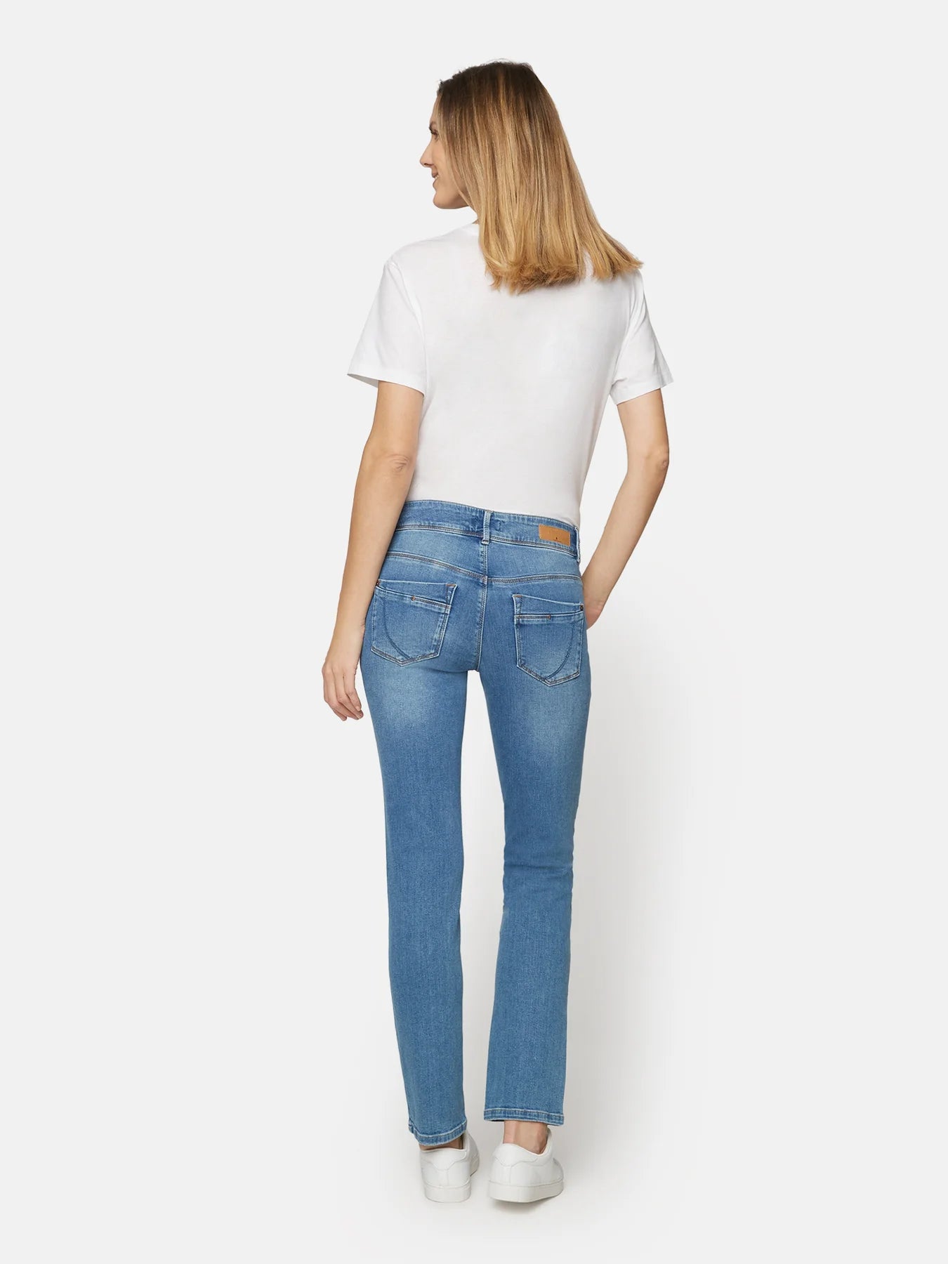 HANNAH STRAIGHT LEGS JEANS - LIGHT BLUE DENIM