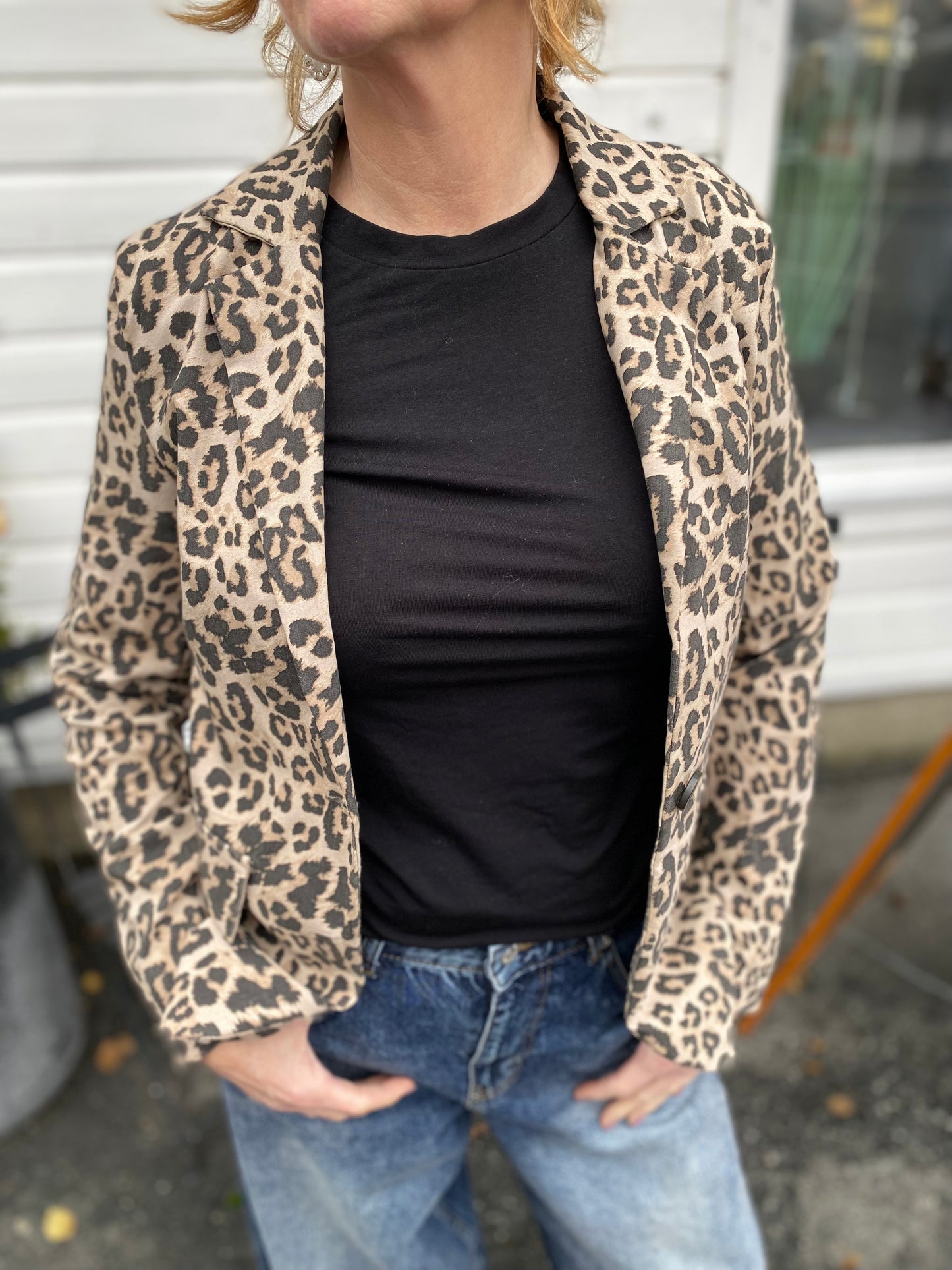 NAOMI BLAZER