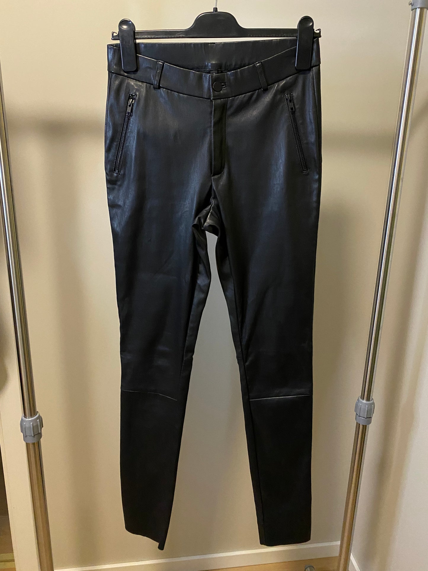 LEATHER LEGGINGS